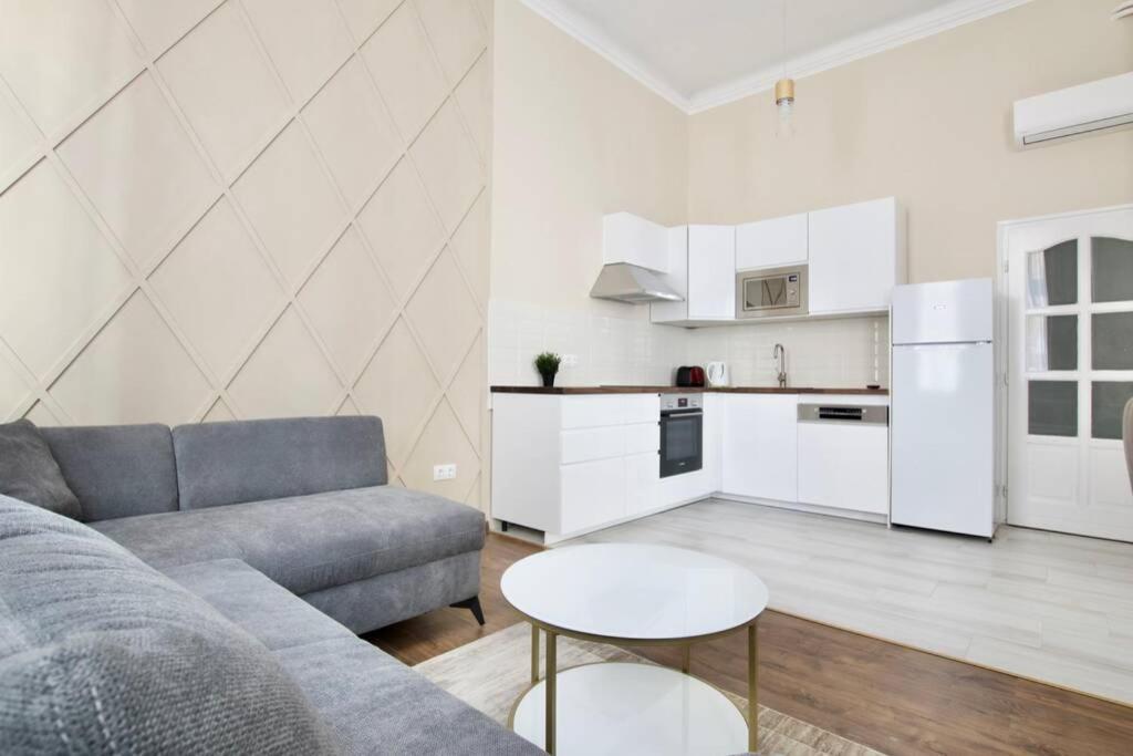 Premium Apartment By Hi5-Vaci Str. 3 Bedroom Budapest Exteriör bild